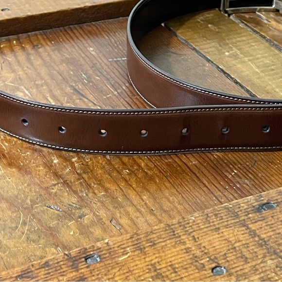 Perry Ellis Chestnut and Black reversible belt, silver toned hardware. Men’s 42 - Picture 4 of 5